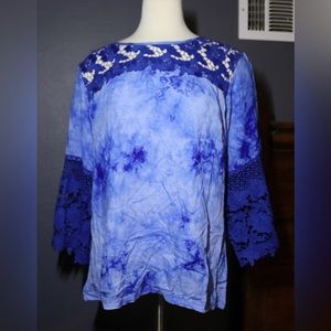 Ire tie-dye blue tip with lace on top and sleeves, size XL